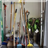 T17. Lawn and garden tools. 
